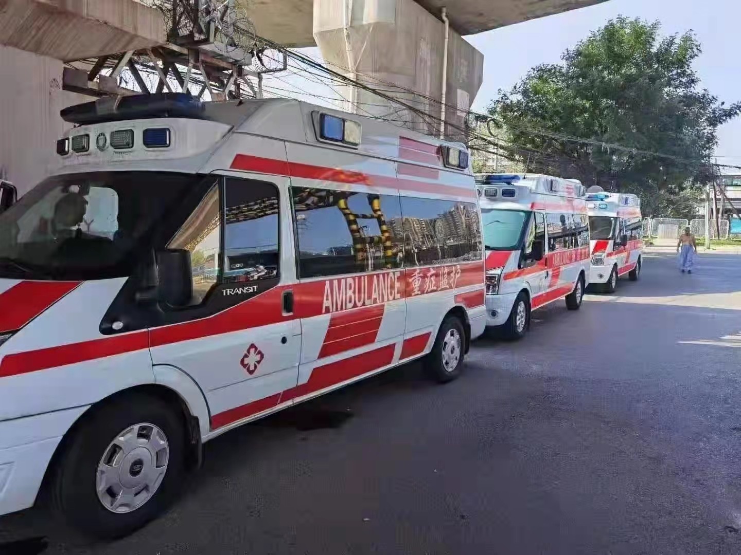 可克达拉市救护车出租